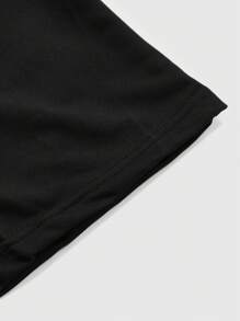 Manfinity EMRG Set de 2 piezas con camiseta de cuello redondo de manga corta con estampado de letra y ojo, y pantalón casual con cordón en la cintura para hombre