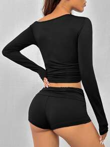 SHEIN EZwear 2pcs/Set Women Black Knitted Asymmetrical Collar Long Sleeve Cropped Top And Shorts Set