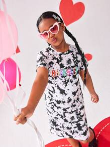 Vestido de camiseta con estampado floral y gráfico colorido de letras para niñas preadolescentes, moda y tendencia, apto para la escuela, viajes y uso en todas las estaciones