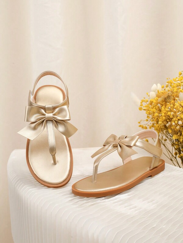 Dziewczęce modne, codzienne, płaskie sandały z paskiem