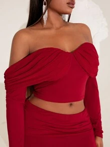 SHEIN SXY Conjunto de 2 piezas talla grande para mujer - Parte superior versátil con decoración de lazo en los hombros y falda de cola de sirena con pliegues en la cintura, apta para otoño e invierno, disfraz de Nochebuena, fiesta, cumpleaños, despedida de soltera, casual, para ir de compras, salir, fácil de combinar y estilizador