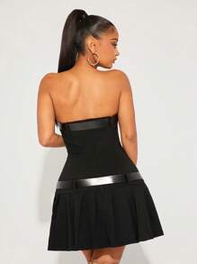 SHEIN SXY New Year's Elegant Sexy Nightclub Must Have Valentine's Day Casual Edgy Black Strapless Pleated Mini Dress With Two Decorative Belts - Black - View 2