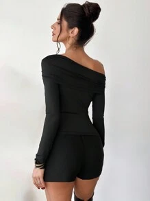 SHEIN Privé Asymmetric Neckline Cold Shoulder Twist Metal Decor Black Slim Fit Elegant Sexy T-Shirt For Valentine's Day, Winter - Black - View 8