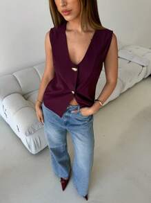 Aloruh Top de chaleco de mujer de uso diario y para la oficina, elegante y sexy, con escote profundo en V y hebilla de metal decorativa, en color burdeos