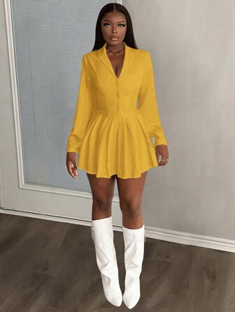 Slaydiva 秋季新款休闲优雅年轻翻领西装式百褶裙长袖纽扣小短裙白色女装小裙子