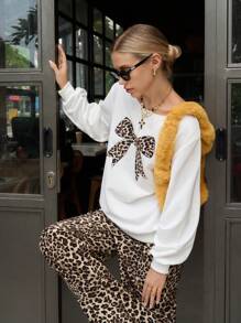 SHEIN EZwear Áo nỉ mỏng dài tay dáng rộng in họa tiết da báo và nơ màu trắng cỡ lớn cho nữ vào mùa thu/đông - trắng - Xem 5