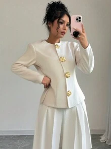 Firerie Nueva chaqueta de estilo elegante y sofisticado para oficina de otoño/invierno, color beige con botones metálicos en el cuello