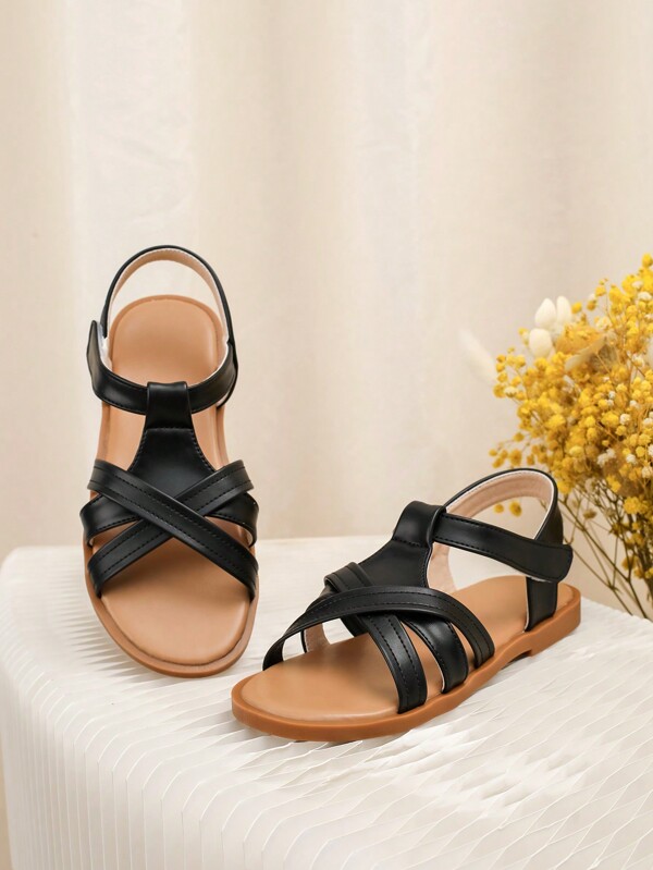 Dziewczęce, modne, płaskie sandały z rzepem w kolorze czarnym