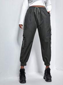 SHEIN EZwear Pantalones cargo negros de talla grande con bolsillo con solapa y cordón