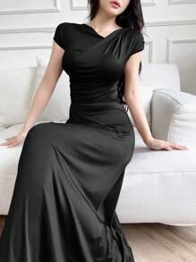 Modelyn Women Long Sleeveless Slim Fit Solid Color Dress - Black - View 7