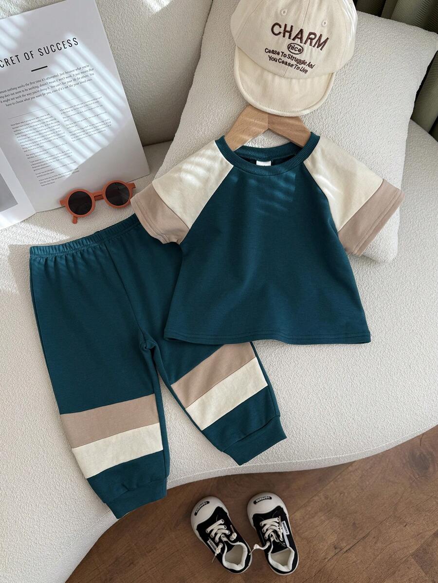 Conjunto de 2 piezas de camiseta de manga corta y cuello redondo suelta con parche decorativo y pantalón de cintura elástica para niño bebé, adecuado para primavera y verano - Verde - Ver 1