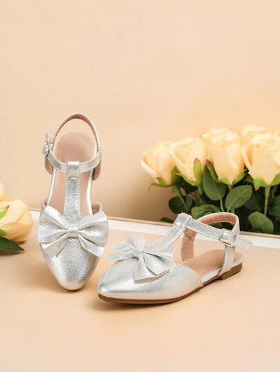 时尚百搭儿童平底凉鞋，新款女童凉鞋，适合表演和派对