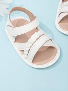 幼儿经典简约设计钩环休闲凉鞋