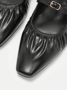 CUCCOO BIZCHIC 女士黑色方头褶皱平底乐福鞋 - 黑色 - 查看 7