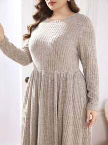 Mulvari Vestido casual de línea A con cuello redondo, manga larga, plisado, bolsillos y textura suave para mujer de talla grande, para uso diario en el hogar. Elegante atuendo de mujer para otoño/invierno, vestido largo