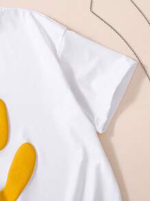 SHEIN 1 件女童黄色短袖上衣，休闲时尚设计，可爱外观，正面有黄色和白色 3D 植绒笑脸印花，牛奶丝面料舒适插肩圆领上衣，适合日常穿着、外出、旅行、室内和室外、夏季