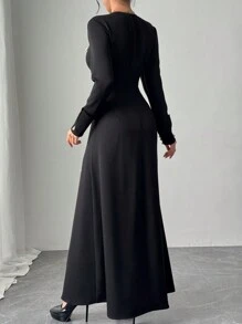 Modelyn Women's V-Neck Long Sleeve Accessory Decor Minimalist Casual Long Dress Long Evening Dresses - Black - View 3