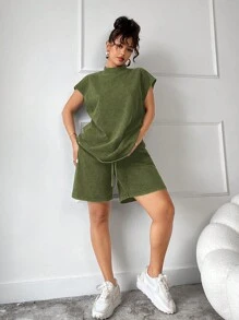 SHEIN SXY 大码春夏纯色立领短袖休闲上衣和短裤 2 件套，适合日常穿着、西装、邮轮服装、音乐节、音乐会、狂欢派对、海滩度假、约会之夜、生日、单身派对服装、辣妹、伊比沙岛、纳什维尔、狂欢、端庄、别致、俱乐部、可爱、休闲、购物、街头服饰、外出、轻松搭配且看起来苗条、突出您的身材、凸显身材 - 軍綠色 - 查看 3