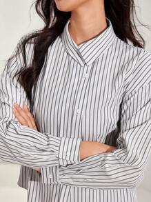 Modelyn 女士前扣长袖条纹简约休闲衬衫，适合日常穿着 - 黑與白 - 查看 1