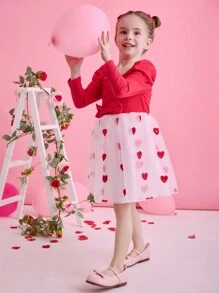Glamorique Kids Vestido de manga larga con malla con diseño de corazón rojo para niña en el Día de San Valentín. El rojo es el color clásico que representa la pasión y el romance del Día de San Valentín. El patrón de corazón hace eco directo del tema emocional del Día de San Valentín, lo que le da a este vestido una calidez y dulzura visual para la festividad. El diseño de manga larga es adecuado para llevar en las temporadas de primavera y otoño del Día de San Valentín, lo que lo hace práctico y a la moda.