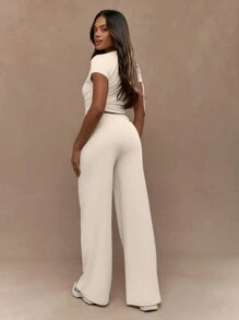 MISSGUIDED Conjunto de dos piezas con top de manga corta con botones hasta la mitad y cuello redondo en contraste y pantalones de pierna ancha