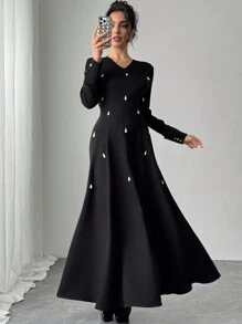 Modelyn Women's V-Neck Long Sleeve Accessory Decor Minimalist Casual Long Dress Long Evening Dresses - Black - View 1