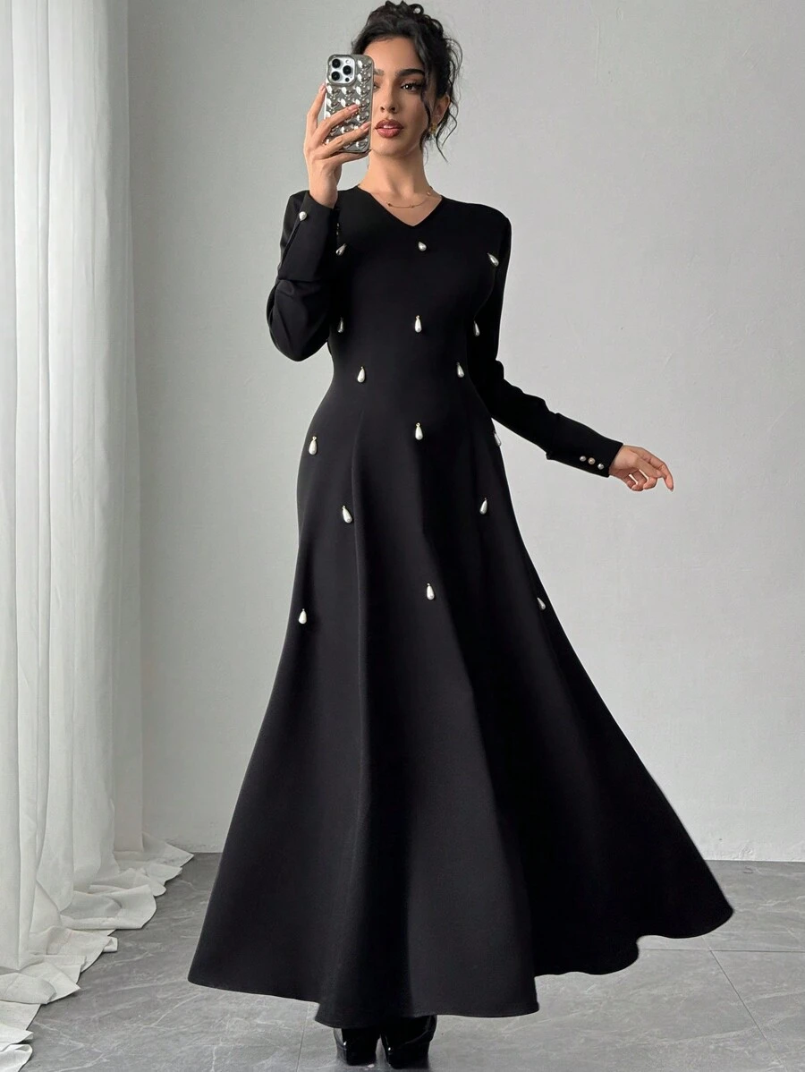 Modelyn Women's V-Neck Long Sleeve Accessory Decor Minimalist Casual Long Dress Long Evening Dresses - Black - View 1
