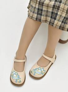 1 Pair Girl's PU Fashion Chinese Style Embroidered Flat Shoes, Suitable For Daily Wear