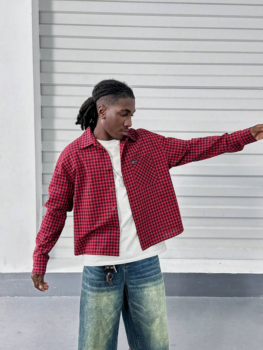 Manfinity VCAY Herren kariertes, locker geschnittenes, einfach geschlitztes, lässiges Langarmhemd