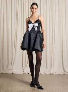 AiiRZ Vestido mini de satén elegante con detalle de gran lazo en la parte delantera, falda de gala plisada, tirantes ajustables tipo espagueti, escote de corazón, perfecto para fiestas festivas, eventos especiales y graduación - Negro - Ver 6