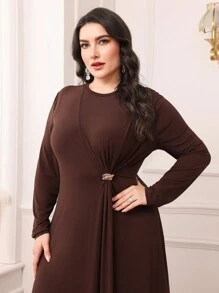 Modelyn Vestito lungo semplice con scollo tondo, manica lunga, orlo plissettato, per grandi taglie, abito da sera lungo