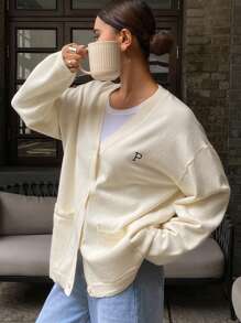 DAZY Cárdigan holgado con cuello en V y bordado de letras para mujer, ropa de otoño - Beis - Ver 5