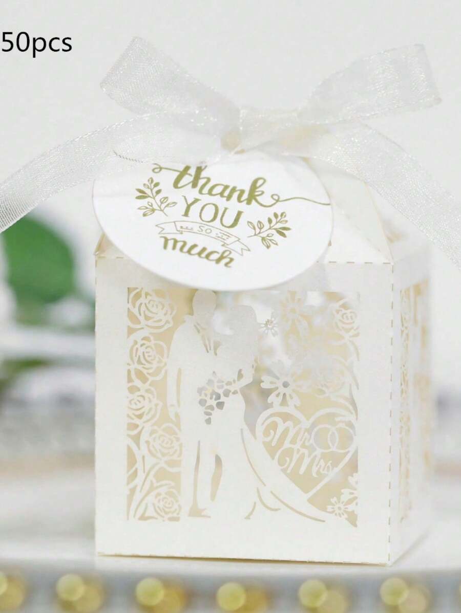 50 件/包新娘和新郎激光切割珠光纸糖果盒配丝带和感谢标签和玫瑰花朵设计，小尺寸（5*5*8 厘米）婚礼派对礼品盒