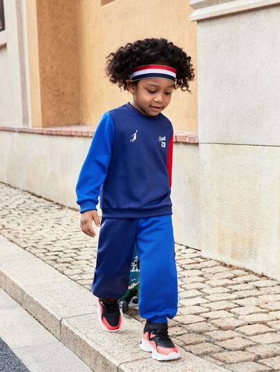 SHEIN 年轻男孩 2 件套服装，彩色橄榄球运动衫和裤子，圆领，休闲运动服，适合跑步、健身训练、足球、篮球、骑自行车，