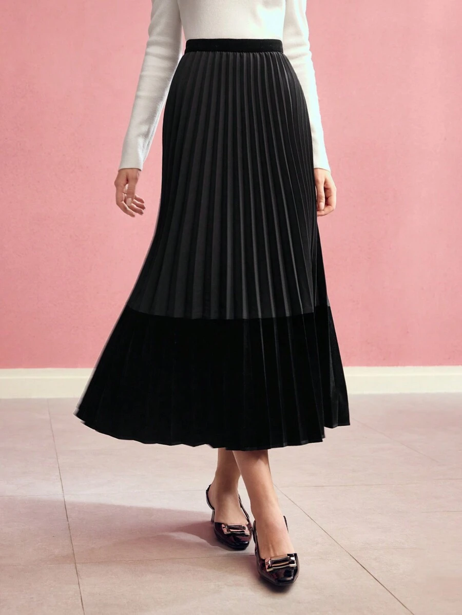 MOTF PREMIUM CONTRAST VELVET PLEATED SKIRT - Black - View 2