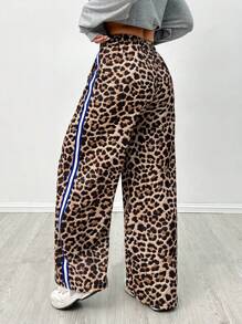 SHEIN PETITE Pantalones de pernera ancha con cordón y franja lateral en estampado de leopardo - Marrón - Ver 2