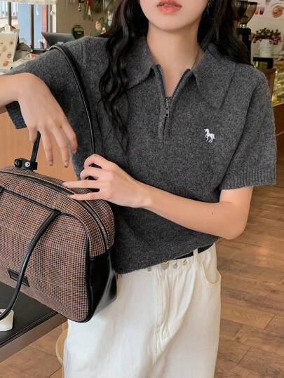 DAZY 女士 Polo 领刺绣短袖针织上衣