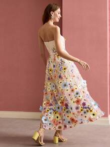 MOTF PREMIUM VESTIDO TUBO FLUIDO CON BORDADO FLORAL