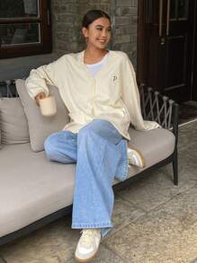 DAZY Cárdigan holgado con cuello en V y bordado de letras para mujer, ropa de otoño - Beis - Ver 4