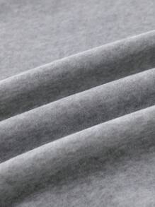 SHEIN 年轻男孩灰色连帽衫和运动裤套装，带有 BRUH 英文字母印花，时尚休闲运动装，适合户外和日常穿着 - 灰色 - 查看 5