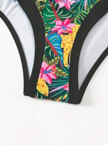 SHEIN Swim بيكيني مكون من 3 قطع مطبوع بطبعة نباتات استوائية مثير مع قطعة تغطية وتنورة، مناسبة للعطلات الشاطئية الصيفية