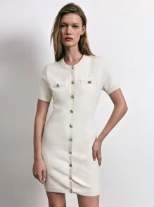 Maija 女士都市优雅现代白色针织金属纽扣腰部修身毛衣裙，短袖，休闲通勤装，节日，圣诞派对，冬季情人节 - 白色 - 查看 3