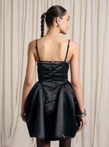 AiiRZ Vestido mini de satén elegante con detalle de gran lazo en la parte delantera, falda de gala plisada, tirantes ajustables tipo espagueti, escote de corazón, perfecto para fiestas festivas, eventos especiales y graduación - Negro - Ver 2