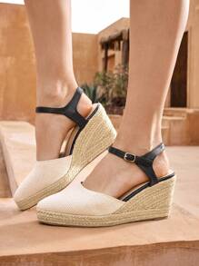 Styleloop Giày vải quai mắt cá chân đơn giản cho nữ, dây chun, khóa kéo, mũi tròn, khóa kim loại rỗng, đế xuồng dệt dày màu trắng - Màu be - Xem 1