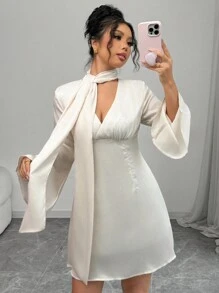 Chiquease Vestido elegante de mini falda con escote en V y manga de volantes en tela brillante - Albaricoque - Ver 3