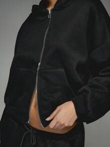 MISSGUIDED Oversized Cropped Full Zip Hoodie Athletic Workout Casual Loungewear Sweatshirt Winter Fall Essential Jacket With Kangaroo Pocket Athleisure Streetwear - Black - View 6