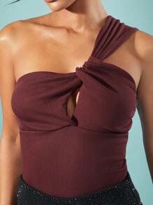 Hauture Top asimétrico de invierno con un hombro y giro delantero acanalado