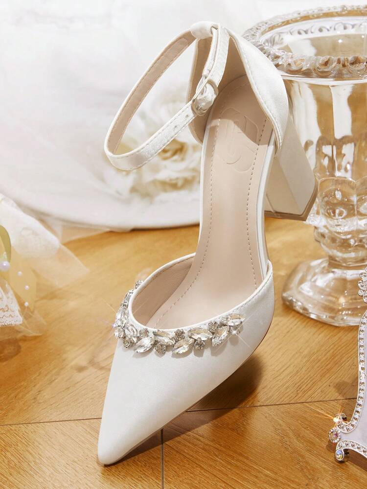 CUCCOO HITCHD Women's Summer/Summer New V-Cut White Low Vamp Crossed Tie Elegant Pointed Toe Ankle Strap Buckle Metal Decoration PU Leather Glossy Soft And Comfortable Casual Shoes Prom Heels For Christmas Valentine's Day Elegant Shoes Wedding Shoes Summer Shoes Bride Shoes