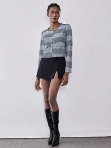 Chiquease 带口袋的圆领短夹克，女式，长袖