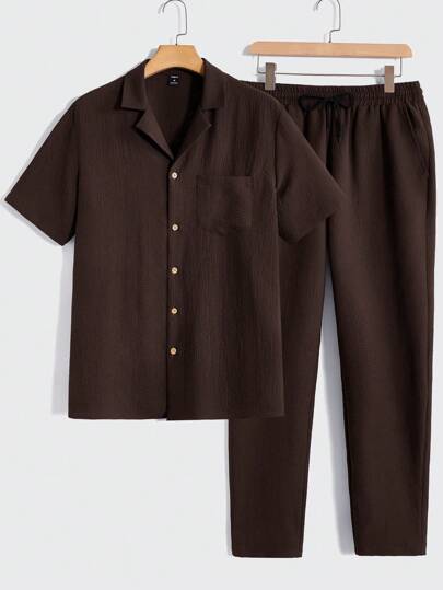 Manfinity RelaxMax Ensemble deux pièces casual pour homme, chemise à manches courtes et pantalon de couleur unie, pour le printemps et l'été. Tenue confortable.
